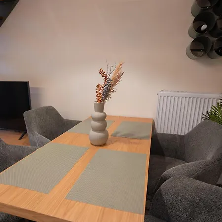 Ground Living * Волос